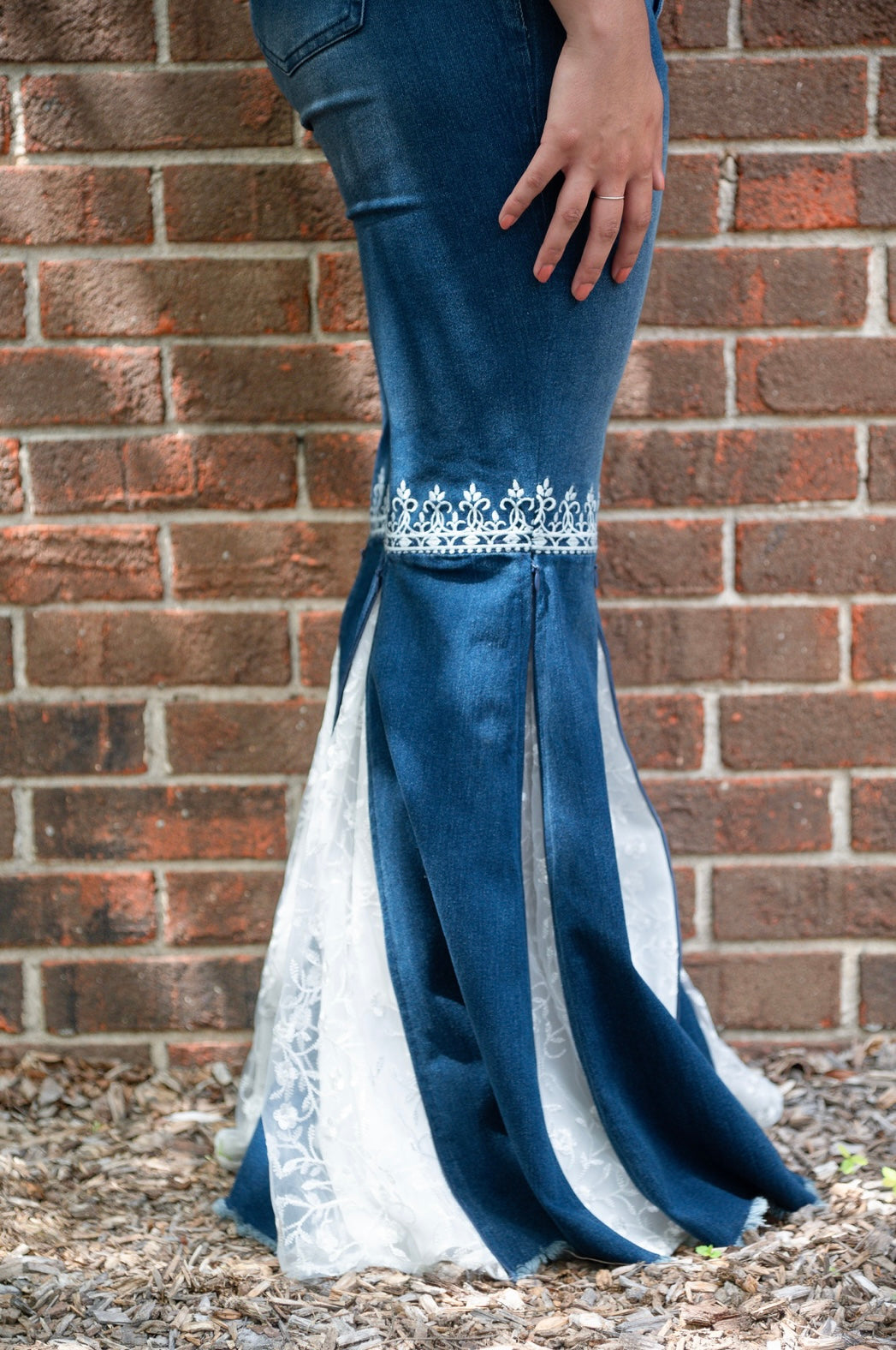 Alisha Gharara Side View