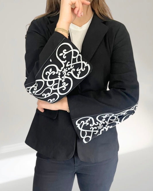 model wearing shiftflare blazer close up of details shot