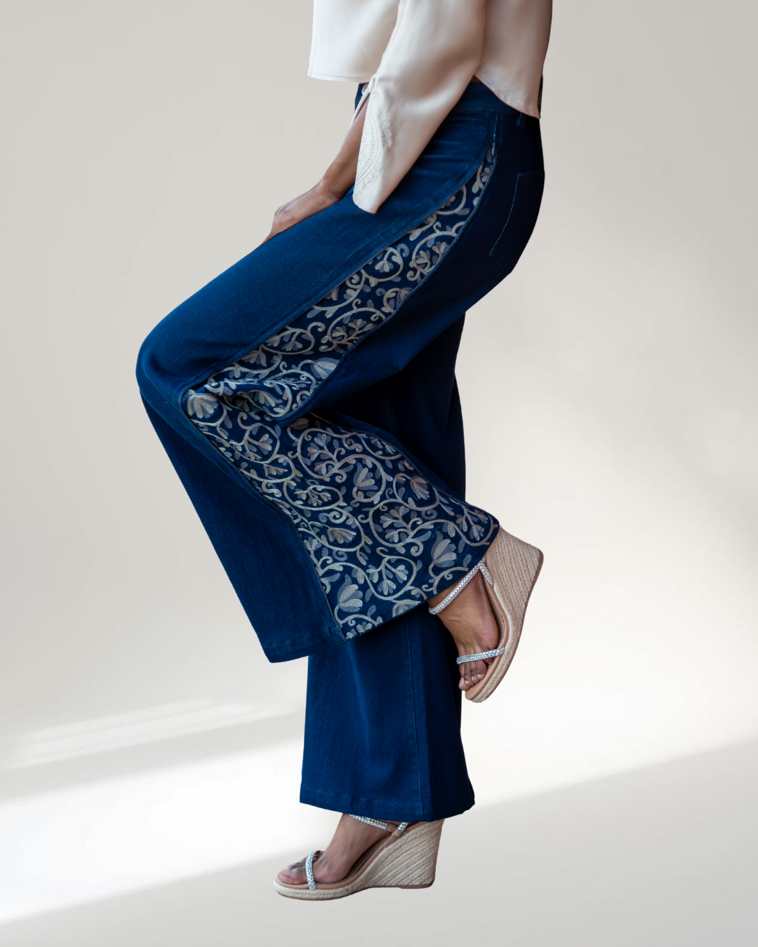 Model wearing the duocut closeup shot