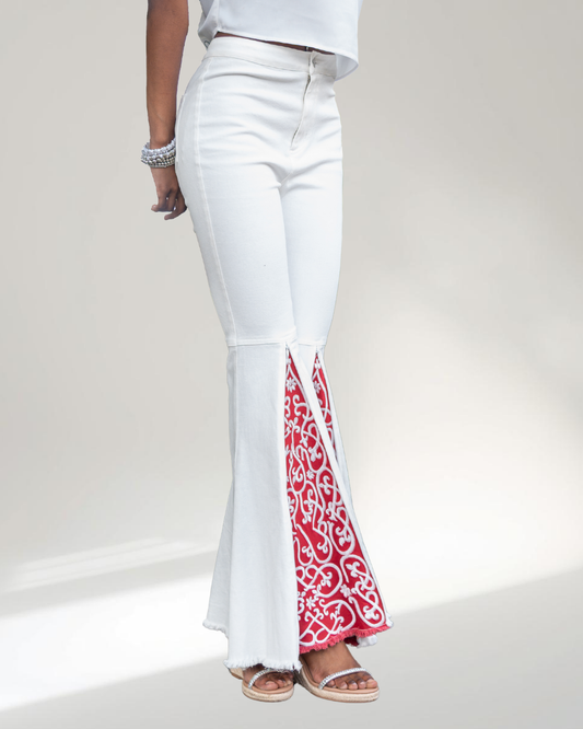 model wearing the white and red shiftflare close up shot